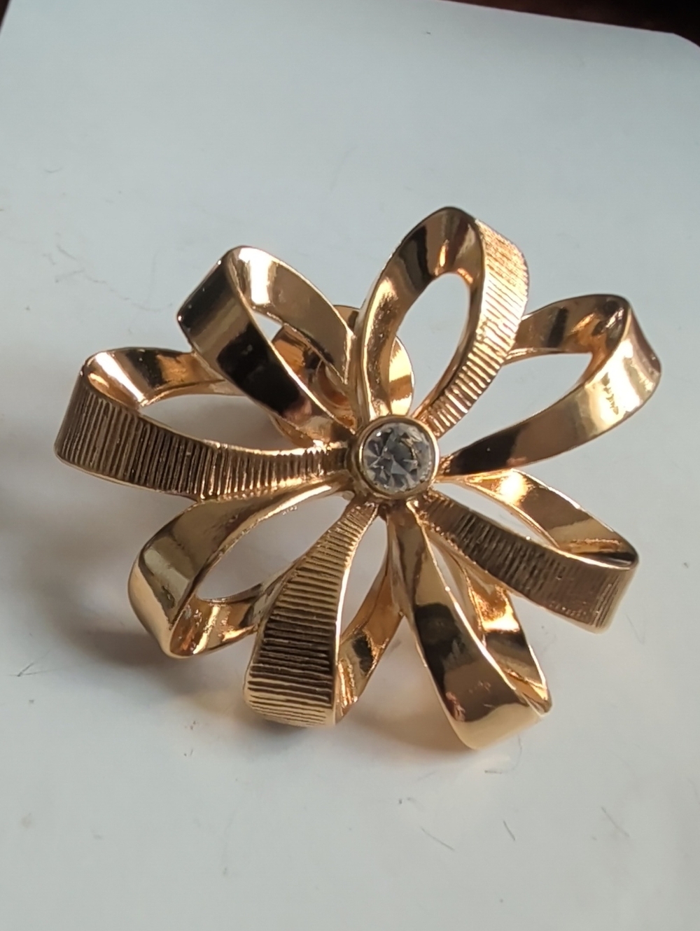 Ribbon Flower Pin Brooch Goldtone Rhinestone Crystal Center 1.5" Classic Vintage